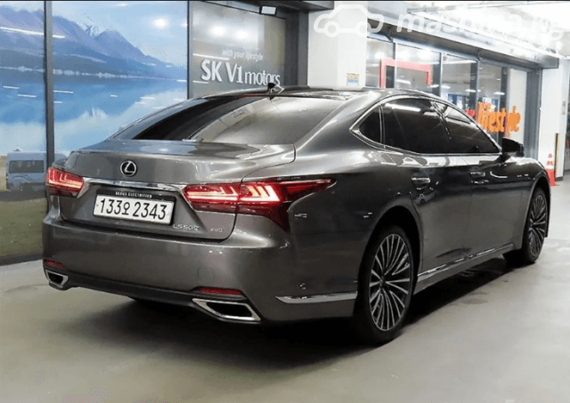 Lexus LS V Рестайлинг 500 3.4 AT 4WD