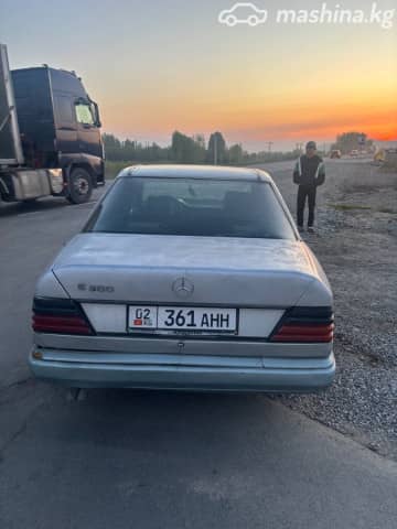 Mercedes-Benz W124 250 2.5d MT