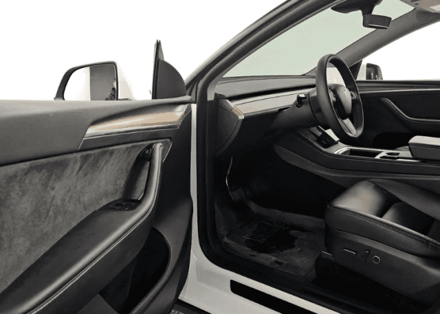 Tesla Model Y I Standard Electro AT