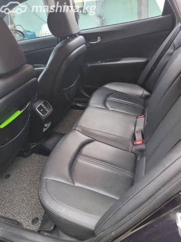 Kia K5 II 2.0 AT