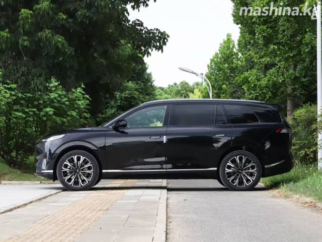 Dongfeng eπ 008 82.28 kWh 1.5hyb AT 4WD