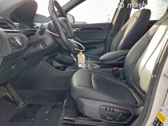 BMW X1 II (F48) Рестайлинг 28i xDrive 2.0 AT 4WD