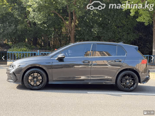 Volkswagen Golf VIII 1.4 AT