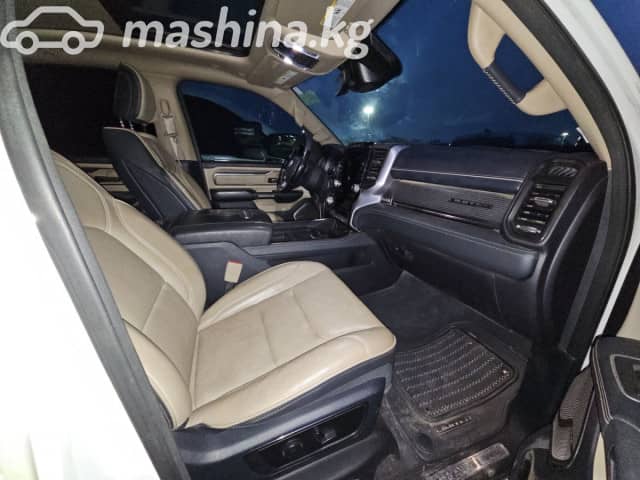 RAM 1500 V Quad Cab 5.7 AT 4WD
