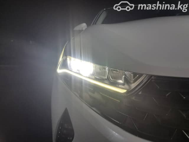 Kia K5 III 2.0hyb AT
