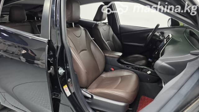 Toyota Prius IV Рестайлинг (XW50) 1.8hyb AT