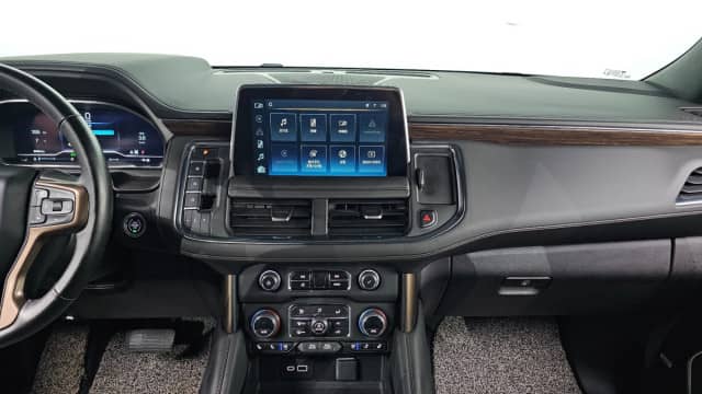 Chevrolet Tahoe V 6.2 AT 4WD