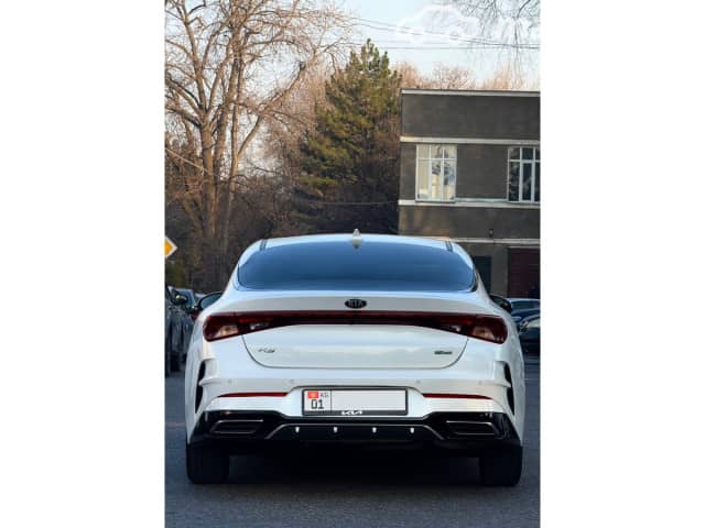 Kia K5 III 2.0hyb AT