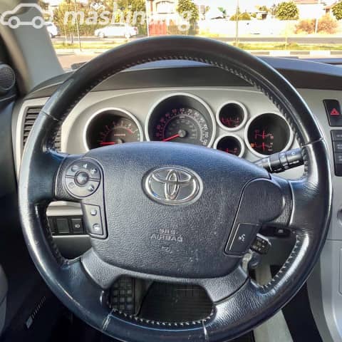 Toyota Sequoia II 5.7 AT 4WD