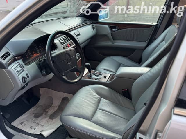 Mercedes-Benz E-Класс II (W210, S210) 320 3.2 AT