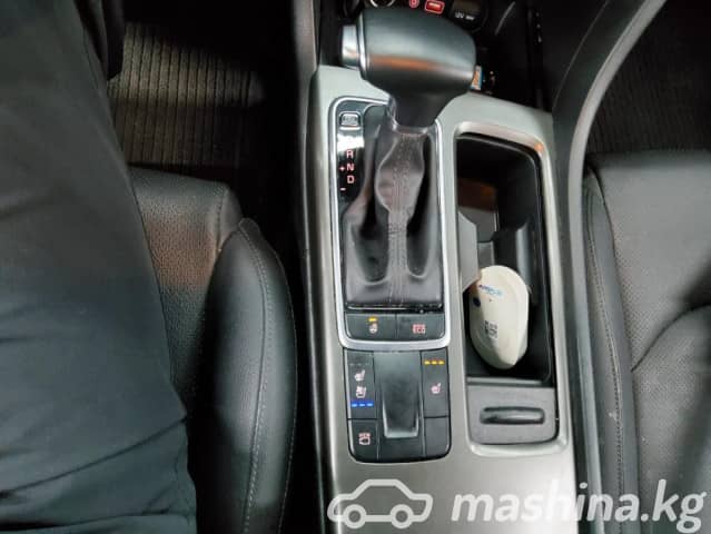 Kia K5 II 2.0 AT