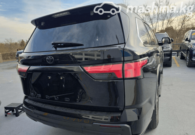 Toyota Sequoia III 3.5hyb AT 4WD