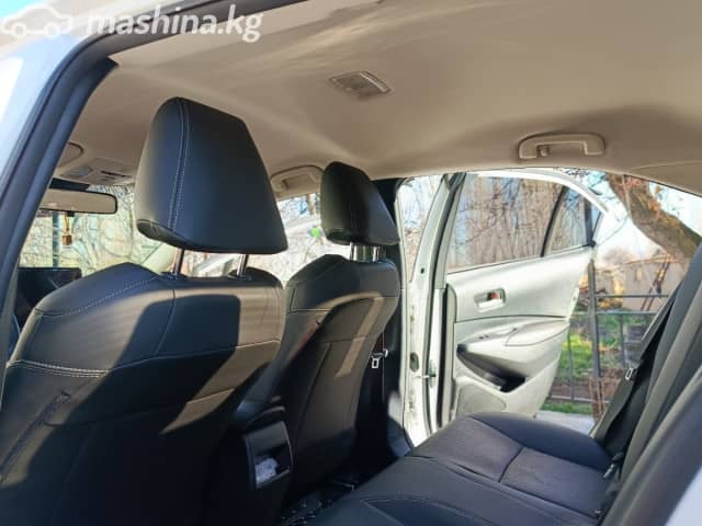 Toyota Corolla XI (E160, E170, E180) Рестайлинг 1 1.8hyb CVT