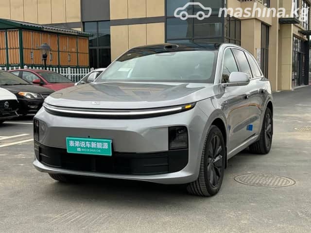 LiXiang L6 1.5hyb AT 4WD