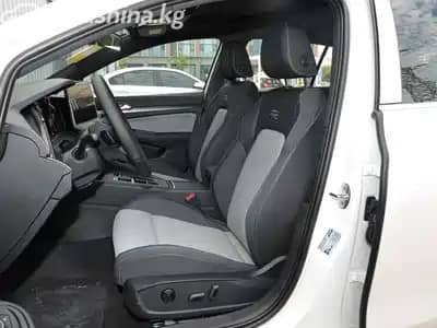 Volkswagen Golf VIII Рестайлинг 1.5 MT