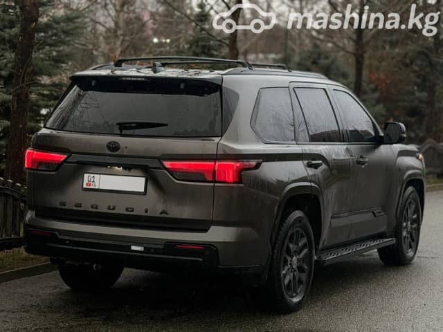 Toyota Sequoia III 3.5hyb AT 4WD