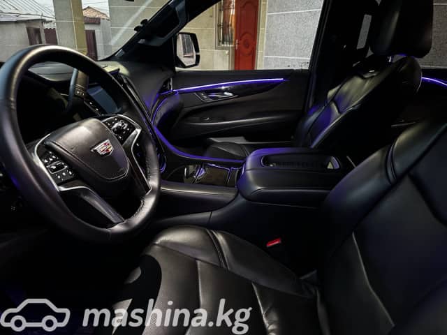 Cadillac Escalade IV 6.2 AT 4WD