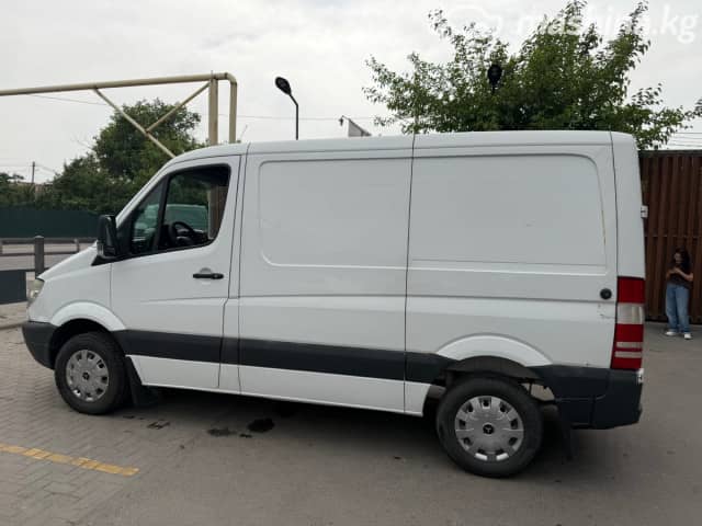 Mercedes-Benz Бортовой (4х2)