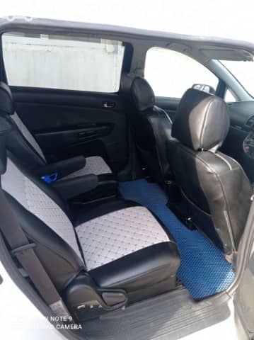 Toyota Wish I Рестайлинг 2.0 CVT