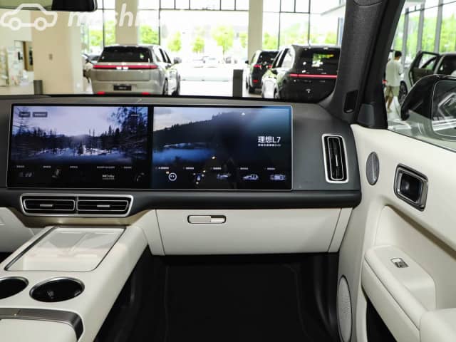 LiXiang L7 Рестайлинг 1.5hyb AT 4WD