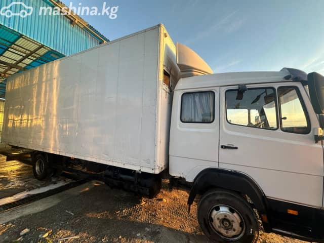 Mercedes-Benz Фургон (6х2)