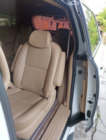 Kia Carnival III 2.2d AT
