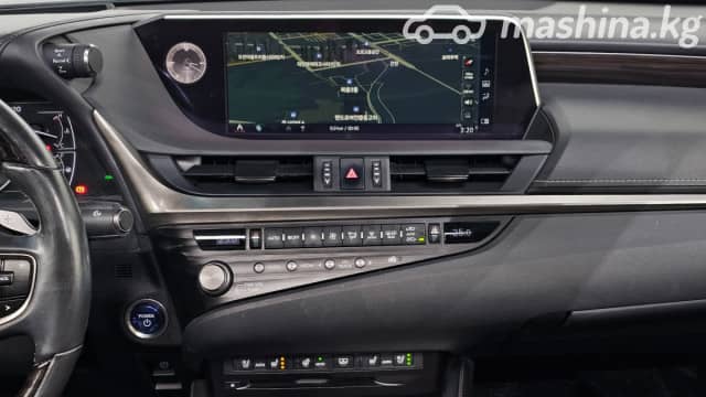 Lexus ES VII 300h 2.5hyb CVT