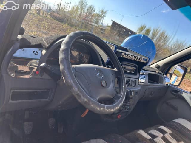Mercedes-Benz Бортовой (4х2)