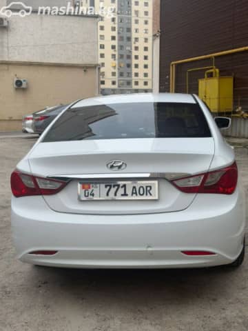 Hyundai Sonata VI (YF) 2.0 AT Газ