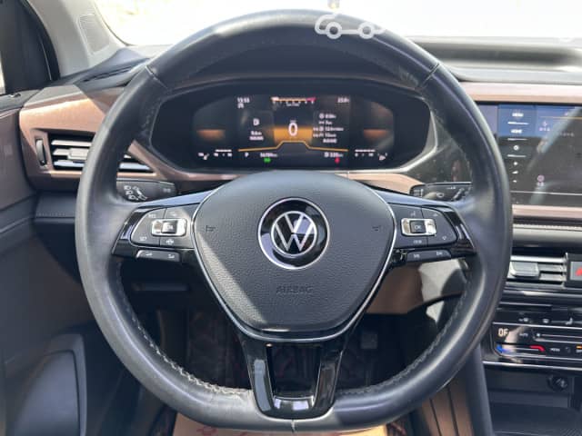 Volkswagen Tharu I 1.4 AMT