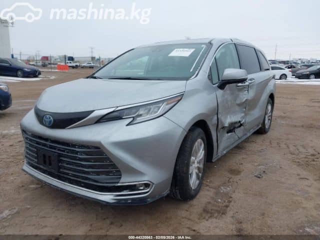Toyota Sienna IV 2.5hyb AT 4WD