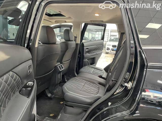 Mitsubishi Outlander IV 2.5 CVT 4WD
