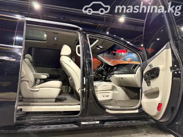 Kia Carnival III 2.2d AT