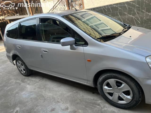 Honda Stream I 1.7 MT