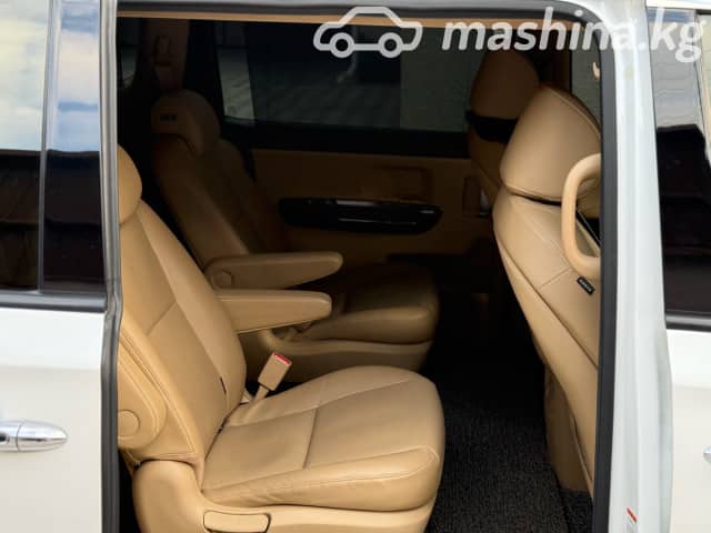 Kia Carnival III 2.2d AT
