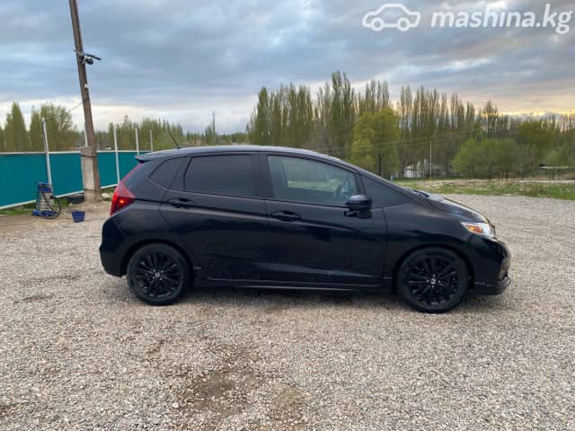 Honda Fit III Рестайлинг 1.5 MT