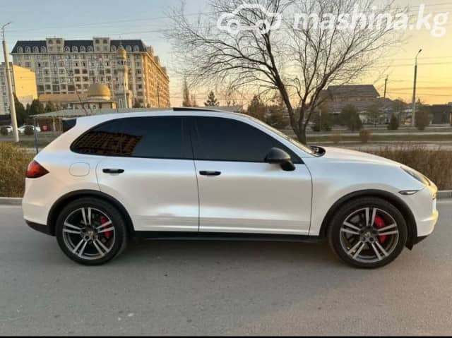 Porsche Cayenne II (958) Turbo 4.8 AT 4WD