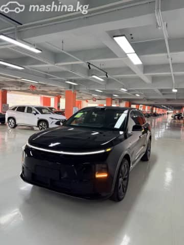 LiXiang L6 1.5hyb AT 4WD