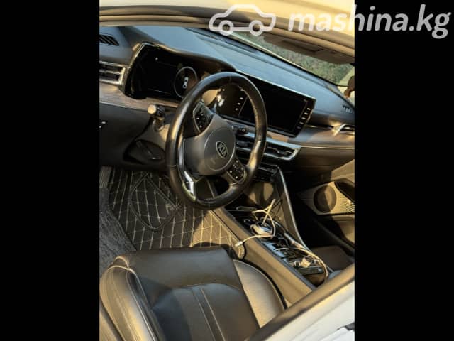 Kia K5 III 2.0 AT
