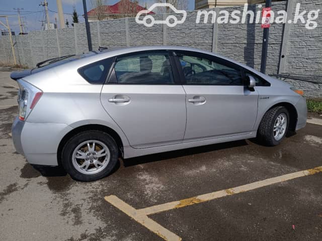 Toyota Prius III Рестайлинг (XW30) 1.8hyb AT