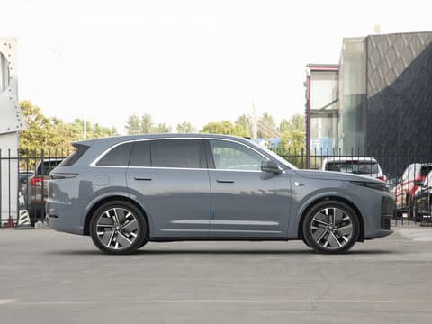 LiXiang L7 Рестайлинг 1.5hyb AT 4WD