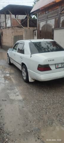 Mercedes-Benz W124 200 2.0 MT