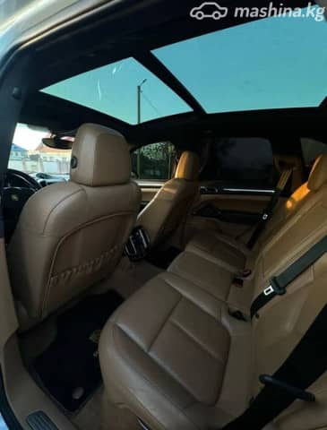 Porsche Cayenne II (958) Turbo 4.8 AT 4WD