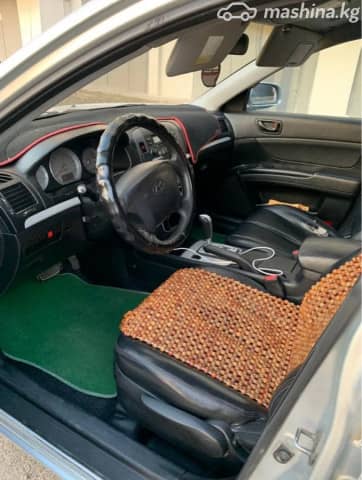 Hyundai Sonata V (NF) 2.0 AT Газ