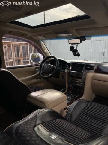 Lexus LX III 570 5.7 AT 4WD