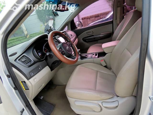 Kia Carnival III 2.2d AT