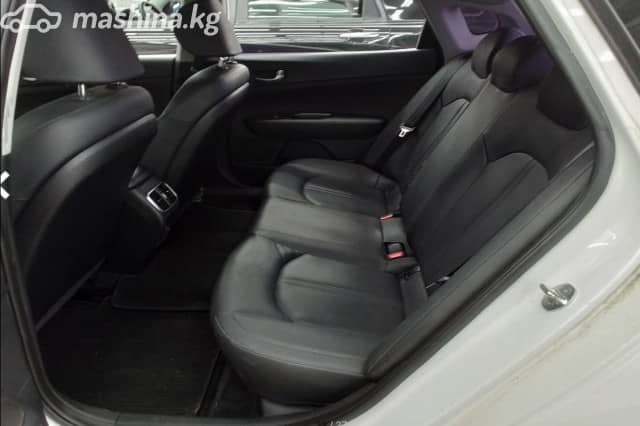 Kia K5 II 2.0 AT