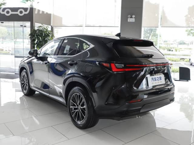 Lexus NX II 200 2.0 CVT