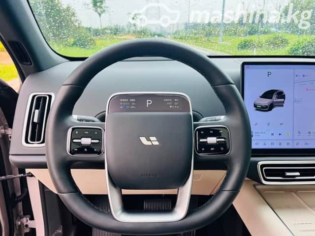 LiXiang L6 1.5hyb AT 4WD