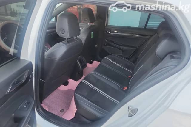 Volkswagen Golf VIII 1.4 AT